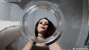 Giantess Tiffany Naylor - Escape!