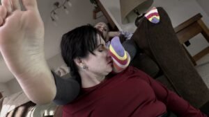 HFW - She CanБ T Resist My Sock Feet 2 HFW - She CanБ T Resist My Sock Feet 2 – socks clip preview